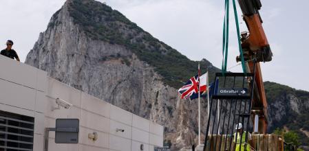 Cae la Verja de Gibraltar: fin a más de un siglo de división física con España