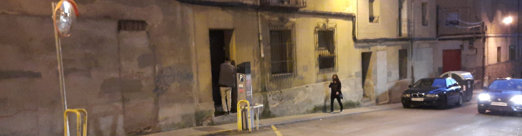 Tres hombres 'okupan' un inmueble en la Calle Antonio Machado, junto a José Zorrilla