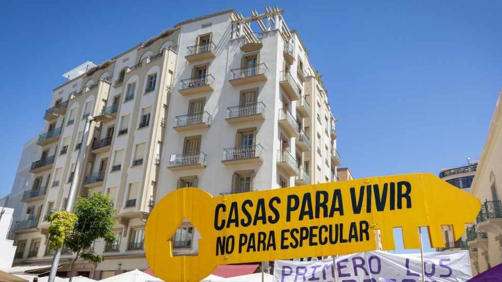 La Diputación Permanente podría aprobar los decretos de vivienda tumbados por el Congreso tras el adelanto electoral del 29-N