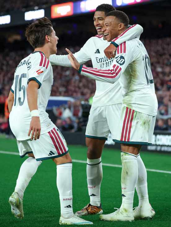 El Real Madrid gana el Clásico (1-2) en el Camp Nou con dos goles de Mbappé y Lunin como gran figura