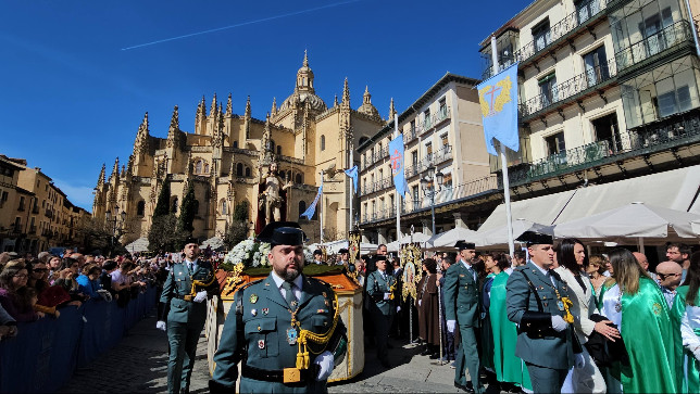 Segovia cierra una Semana Santa de éxito con el Resucitado, la Virgen María y el Encuentro como broche final