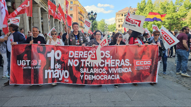 Segovia reúne a 300 personas en el 1 de Mayo con lectura del manifiesto de UGT y CCOO