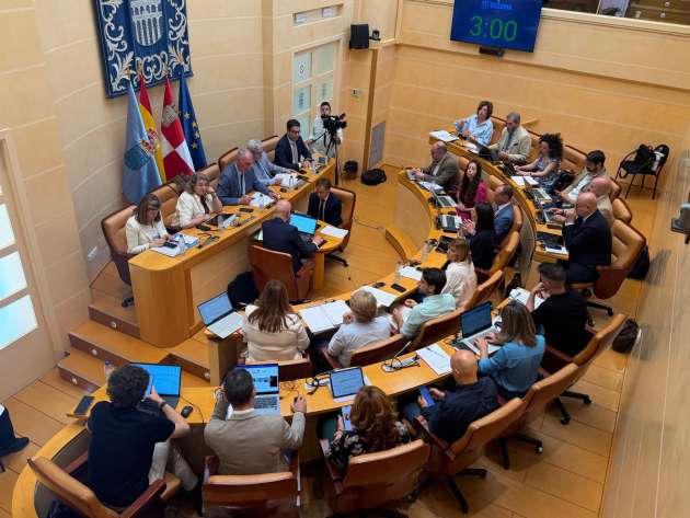 El Pleno de Segovia aprueba una modificación presupuestaria de 575.000 € y el V Plan de Infancia