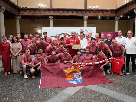 Turégano CF celebra su ascenso a Tercera RFEF en la Diputación de Segovia tras una histórica temporada