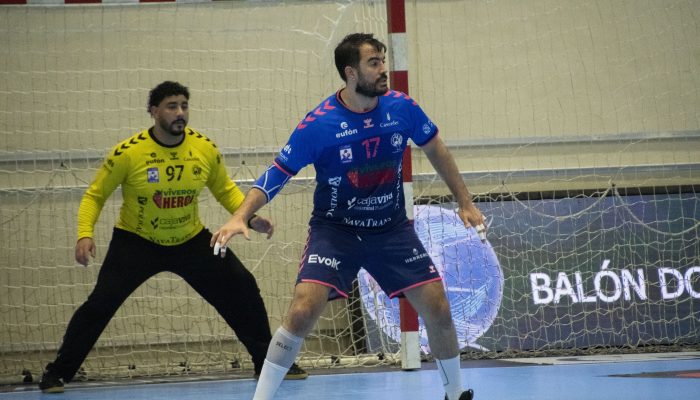 Balonmano Nava se juega la permanencia en Asobal ante Agustinos Alicante en una eliminatoria a vida o muerte