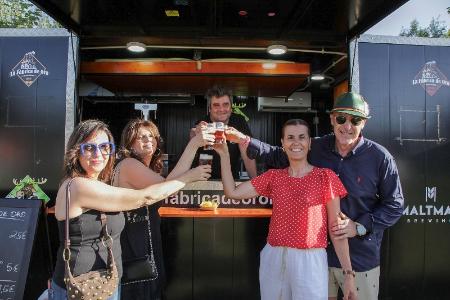 San Cristóbal de Segovia reúne a cientos de personas en su novena Feria de la Cerveza y 'Amor a primera birra' continúa el 20 de junio en Prádena