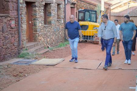 Miguel Ángel de Vicente recorre Riaza y sus diez núcleos para conocer inversiones y servicios provinciales