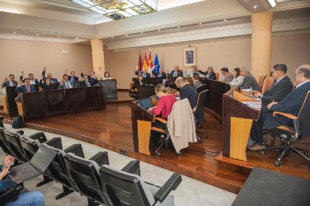 El Pleno de la Diputación aprueba la creación de la tasa del Servicio de Extinción de Incendios y rechaza la modificación presupuestaria de 5,2 millones